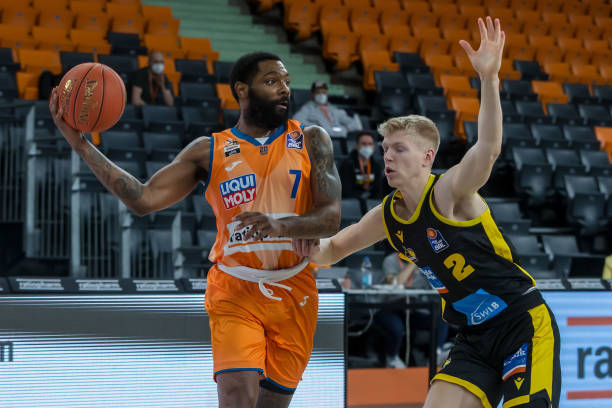 实力参差的 实力参差的