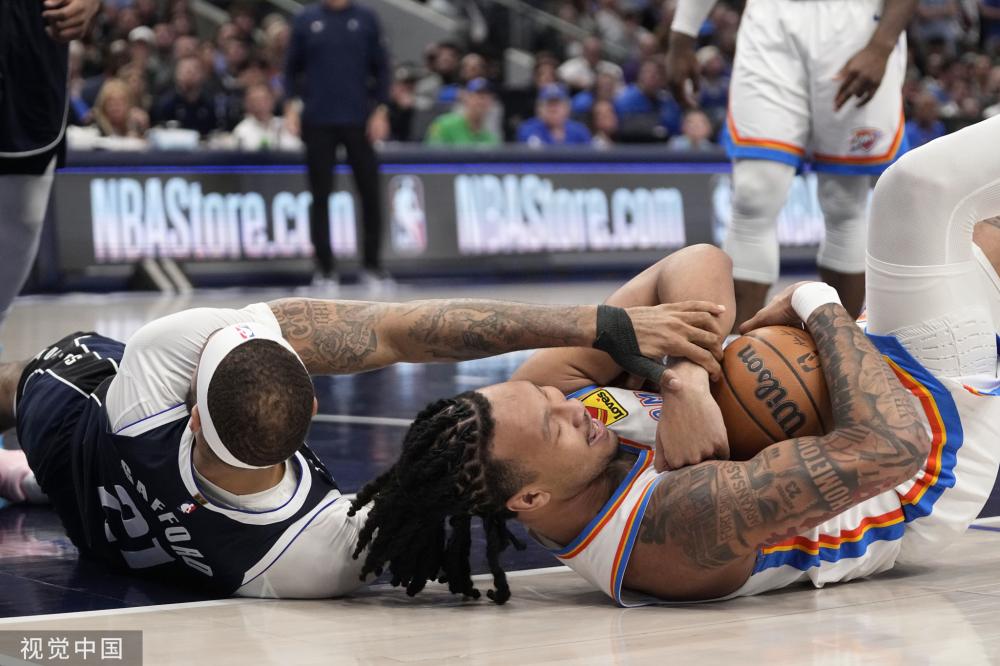 激烈比赛中 激烈比赛中